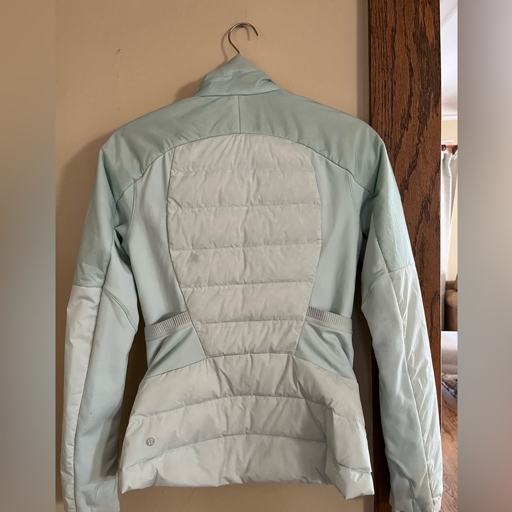 Lulullemon sea foam, size 4 lightweight jacket